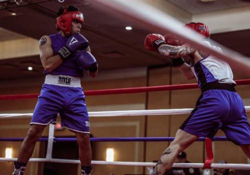 noe mendoza in boxing ring